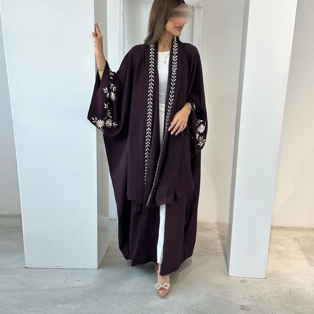 Middle East Ramadan Muslim Luxury Fashion Abaya Dubai Embroidered Bat Sleeve Cardigan Robe Headscarf Waiver Robe